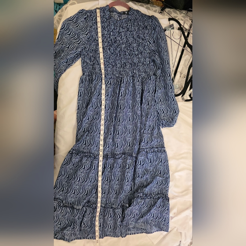 Simply Southern Smocked Long Sleeve Tiered Dress Blue Print Size Large Like New - Picture 8 of 9